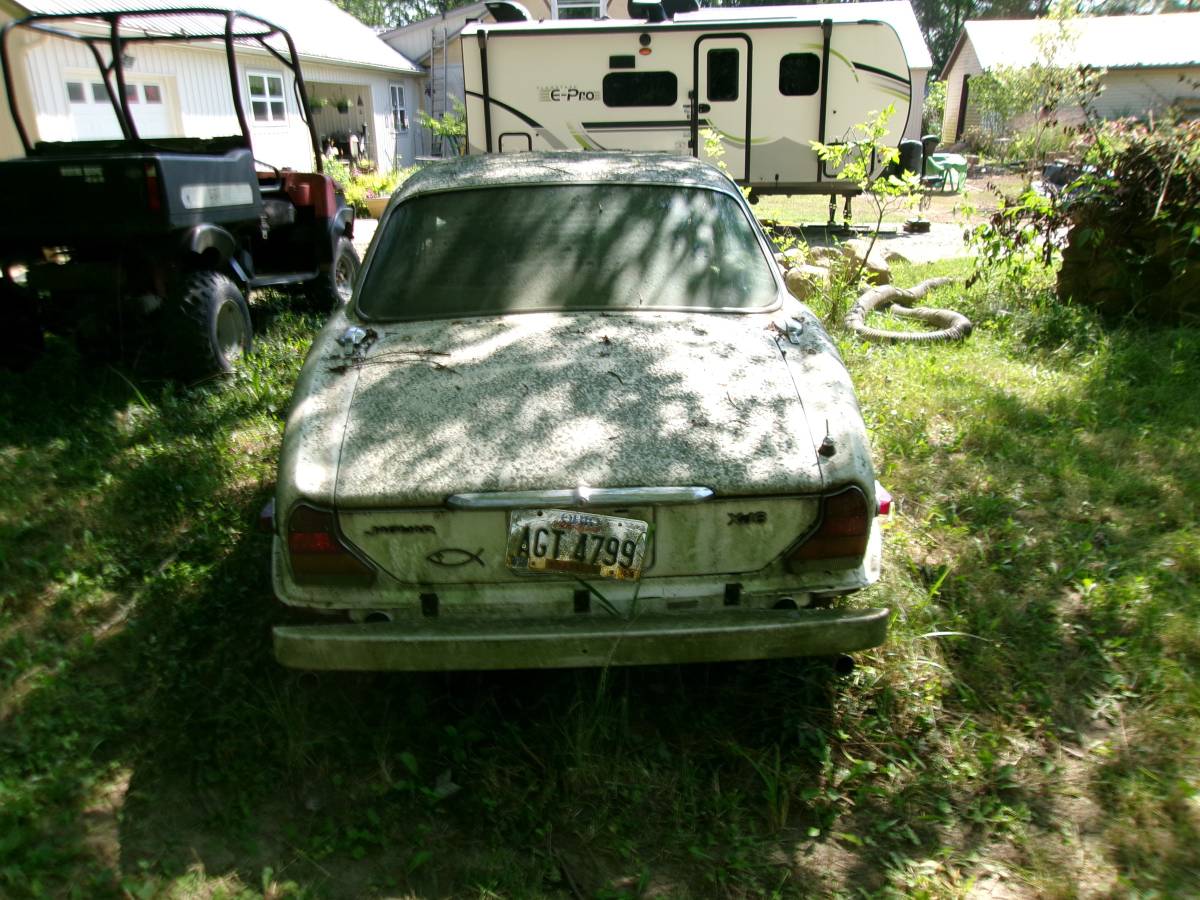 Jaguar-xj6-1983-white-3
