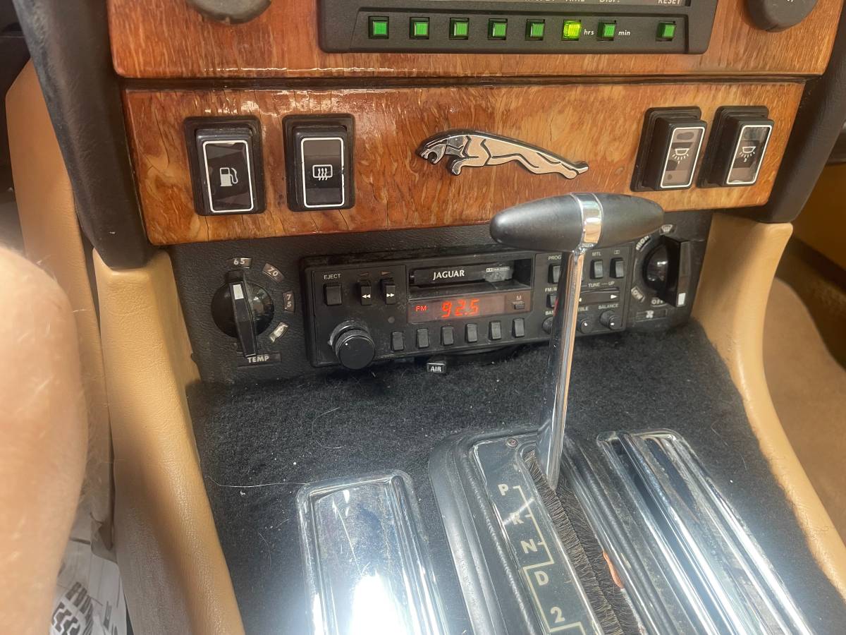 Jaguar-xj6-1986-9