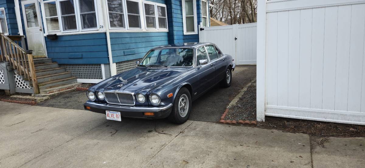 Jaguar-xj6-1986-blue