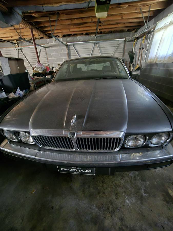 Jaguar-xj6-1988-grey-1