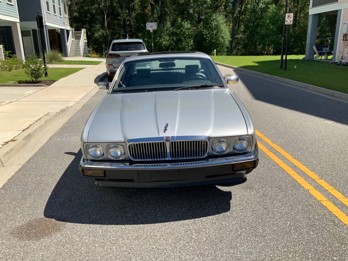 Jaguar-xj6-1990-silver-1