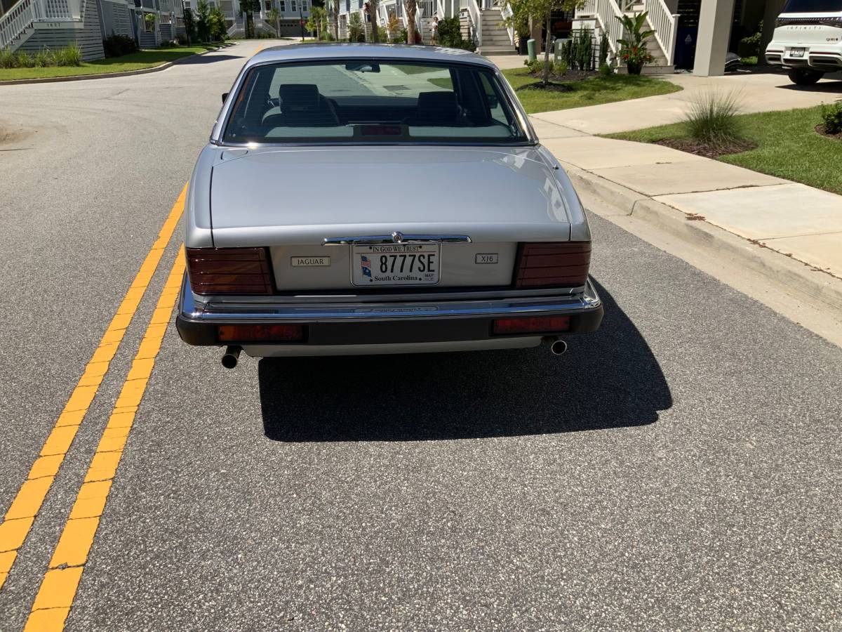Jaguar-xj6-1990-silver-2