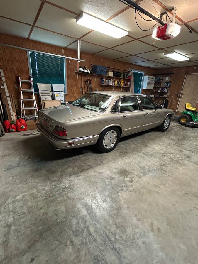 Jaguar-xj6-1995-brown-1