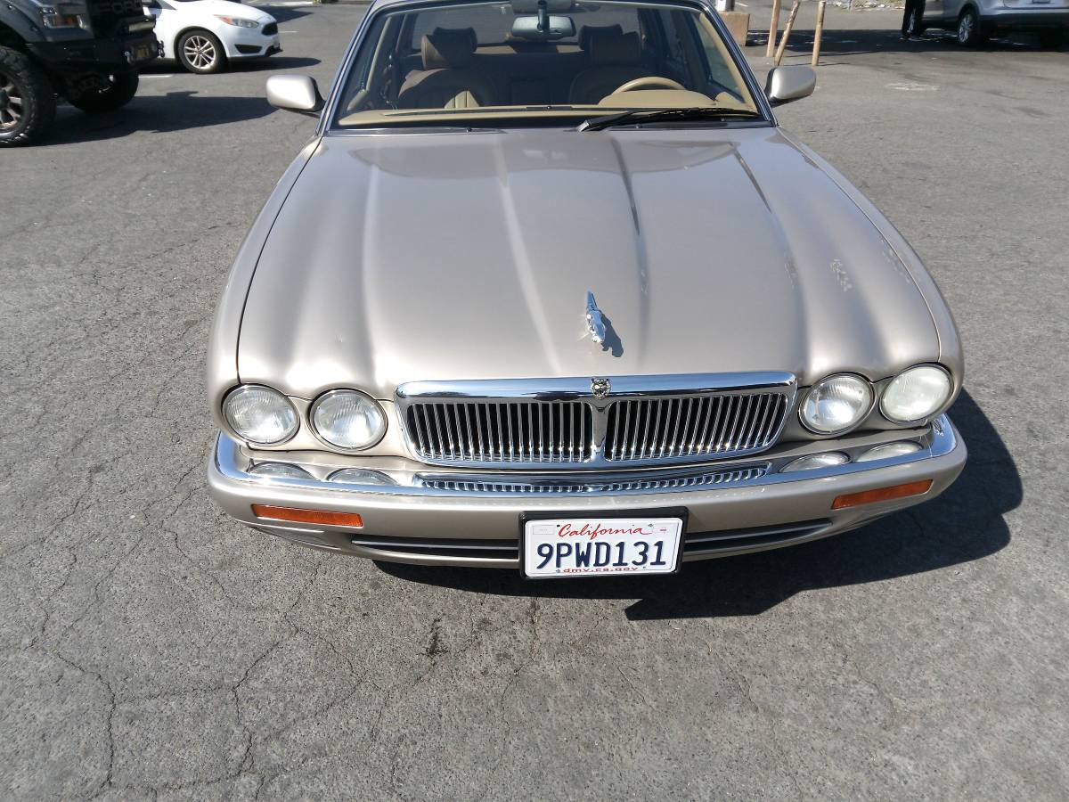 Jaguar-xj6-1995-custom-10