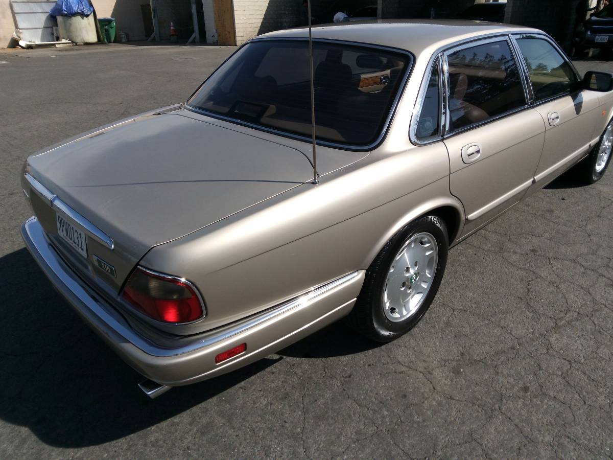 Jaguar-xj6-1995-custom-12