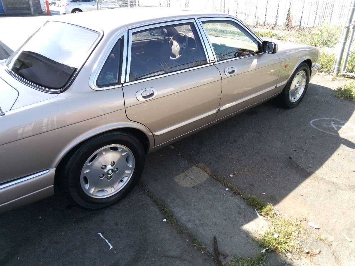 Jaguar-xj6-1995-custom-5