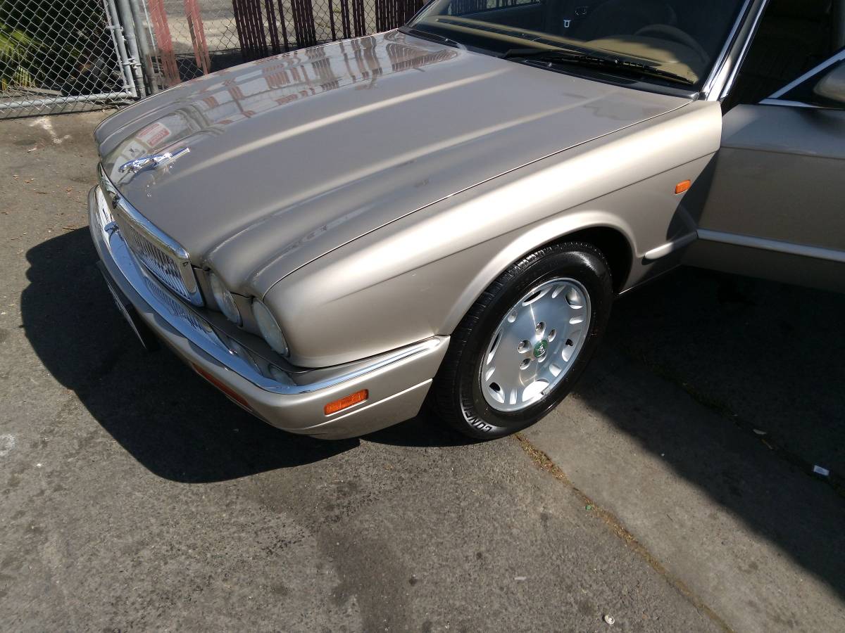 Jaguar-xj6-1995-custom-8