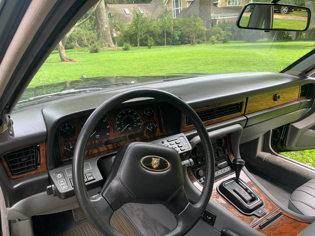 Jaguar-xj6-sovreign-1990-black-2