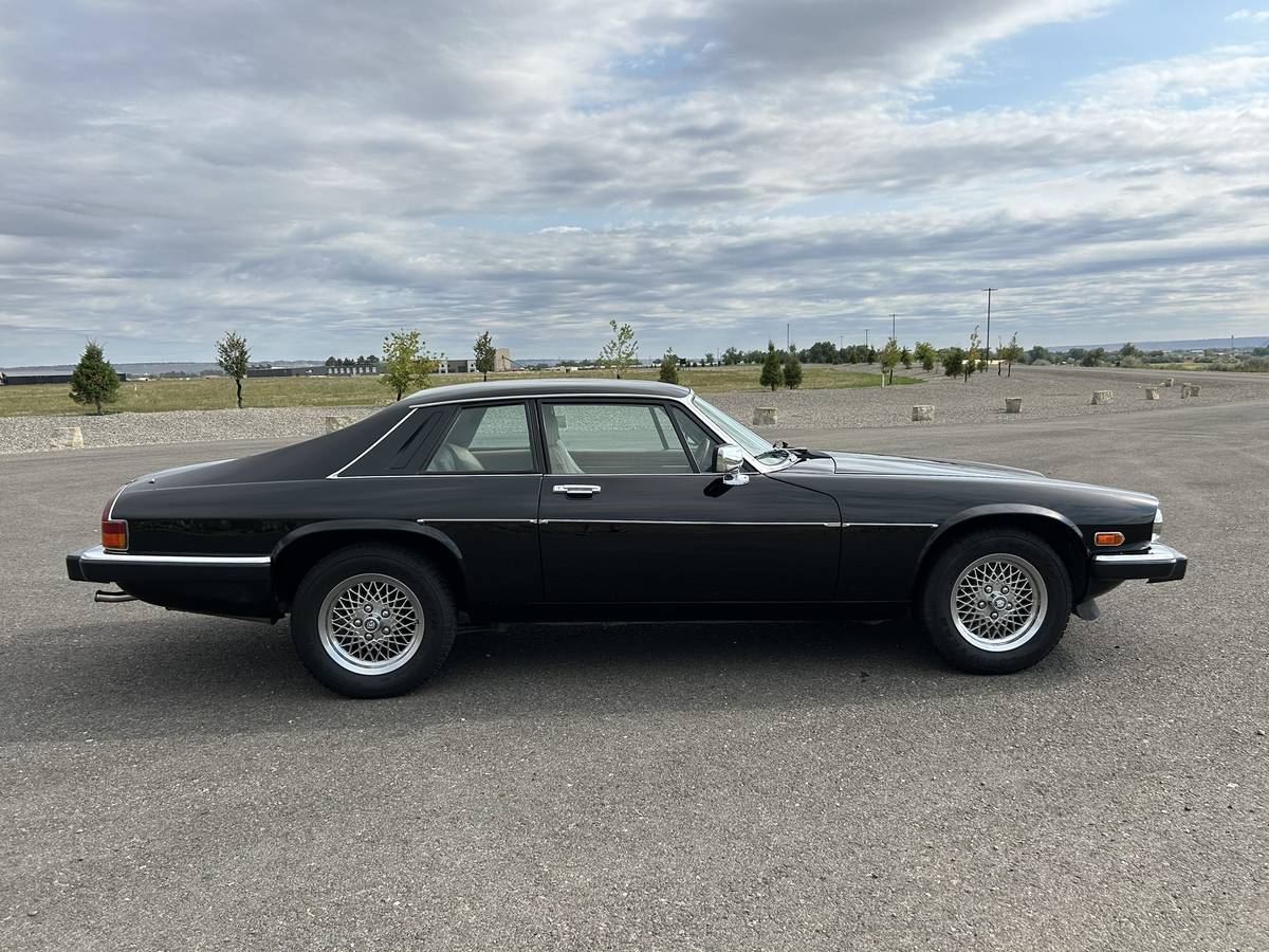 Jaguar-xjs-1989-black-5