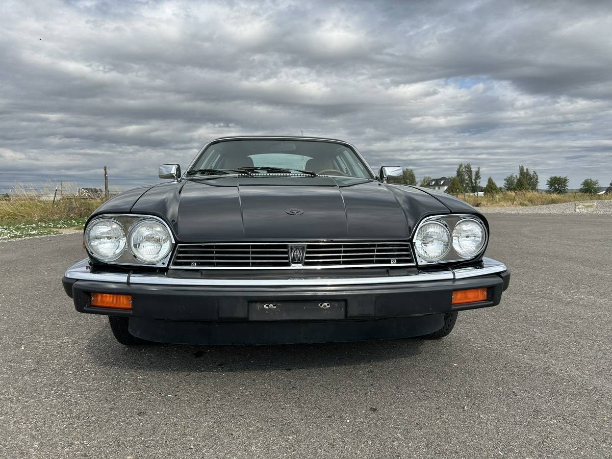 Jaguar-xjs-1989-black-7