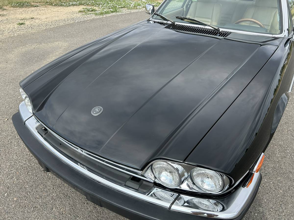 Jaguar-xjs-1989-black-8