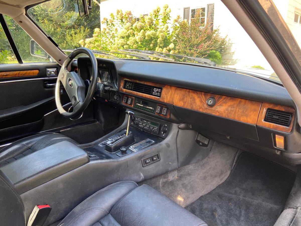 Jaguar-xjs-1989-black-8
