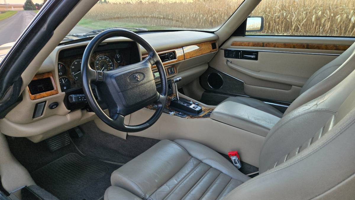 Jaguar-xjs-1994-custom-1