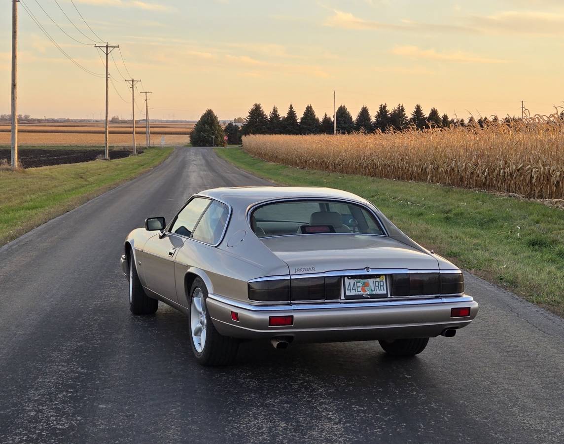 Jaguar-xjs-1994-custom-15