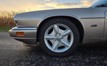 Jaguar-xjs-1994-custom-19