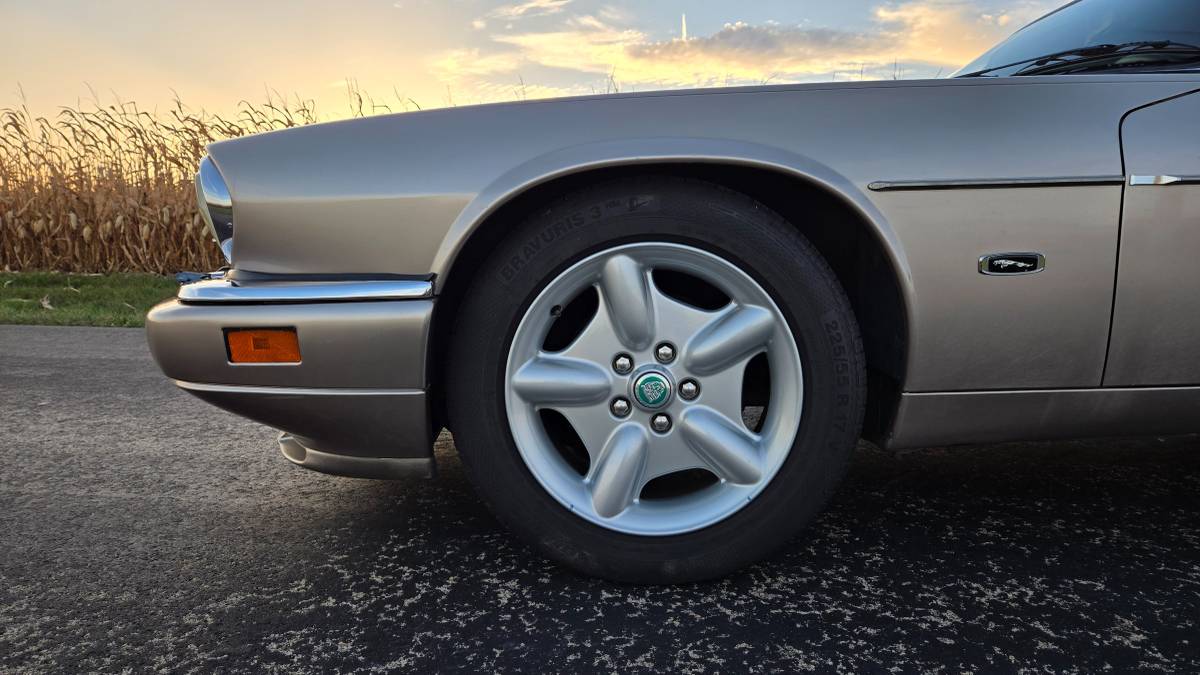 Jaguar-xjs-1994-custom-19