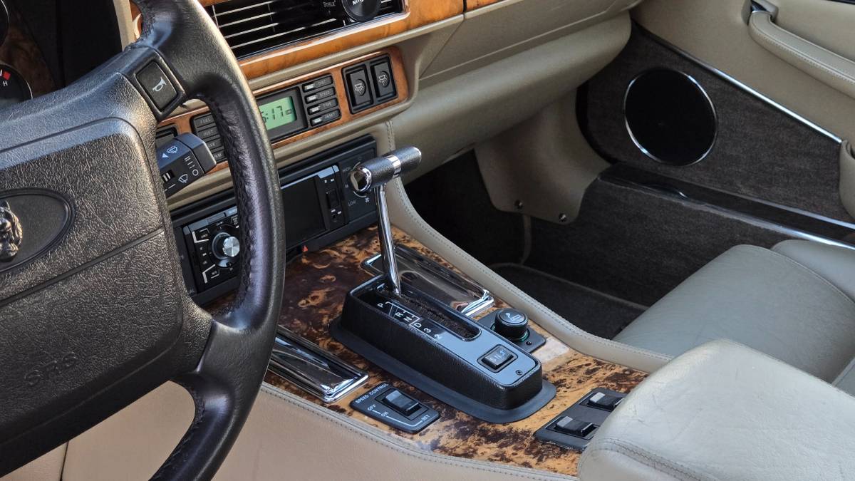 Jaguar-xjs-1994-custom-3