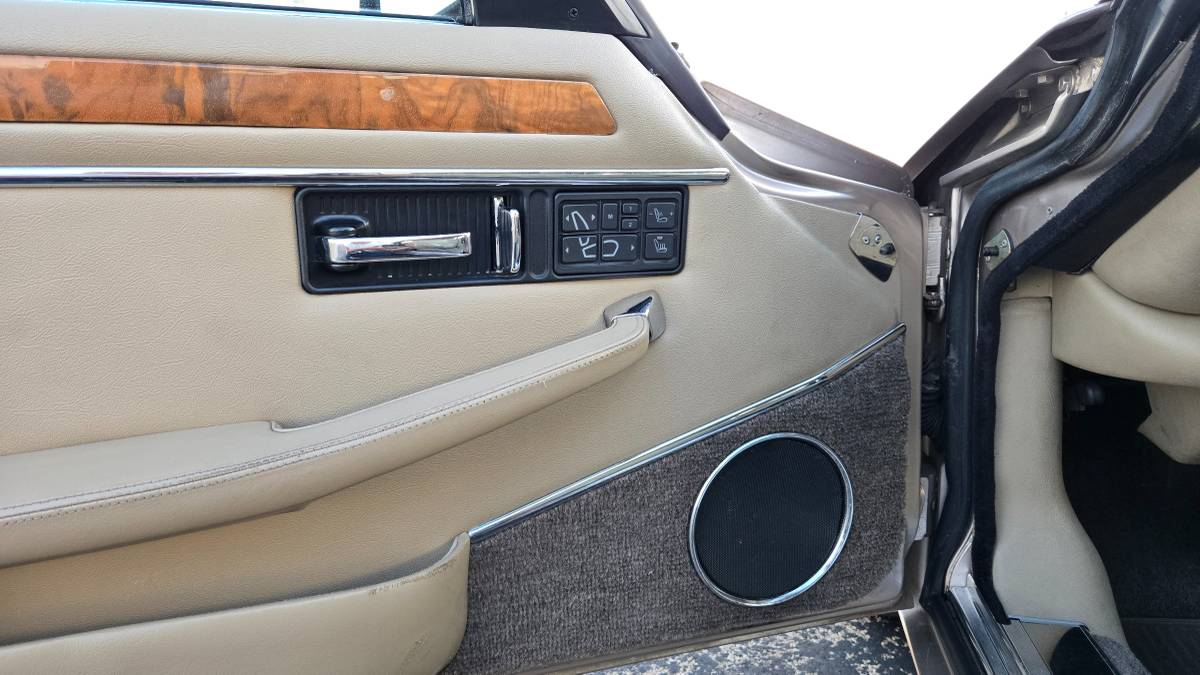Jaguar-xjs-1994-custom-5