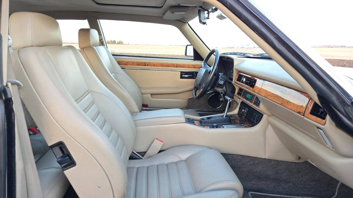 Jaguar-xjs-1994-custom-7
