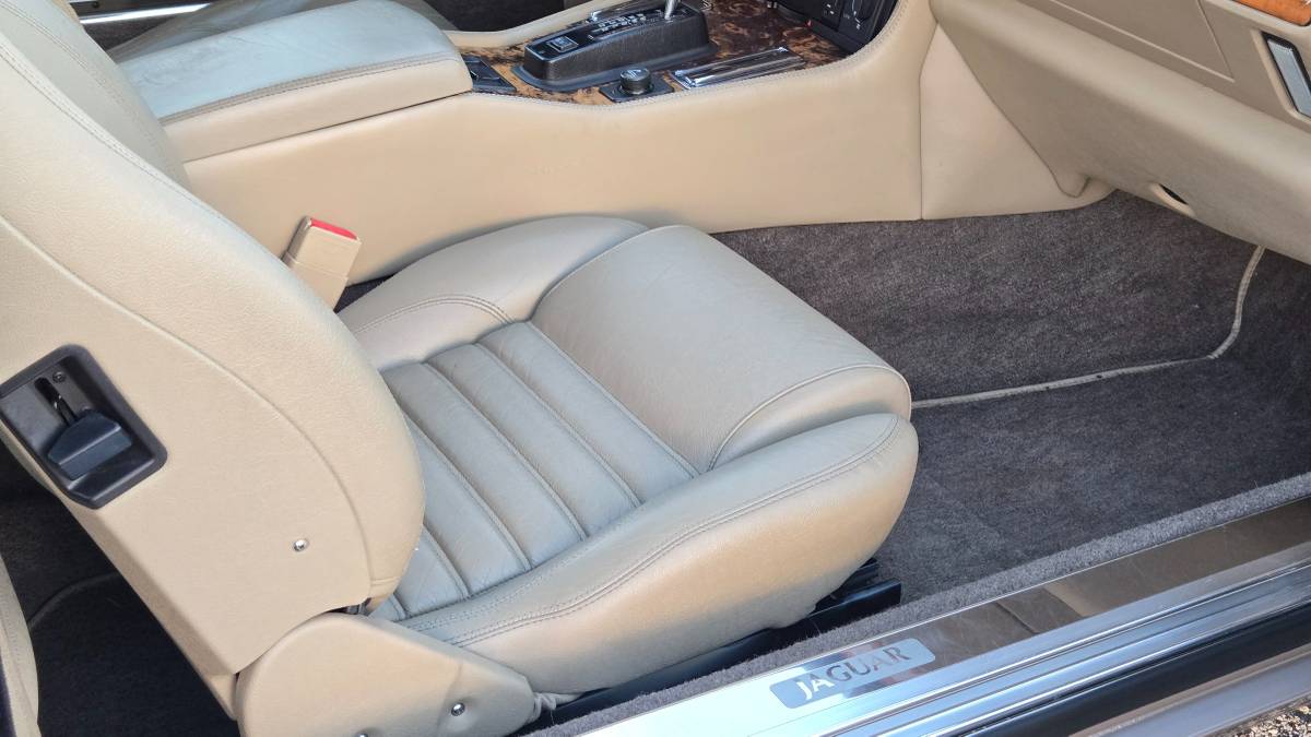 Jaguar-xjs-1994-custom-8