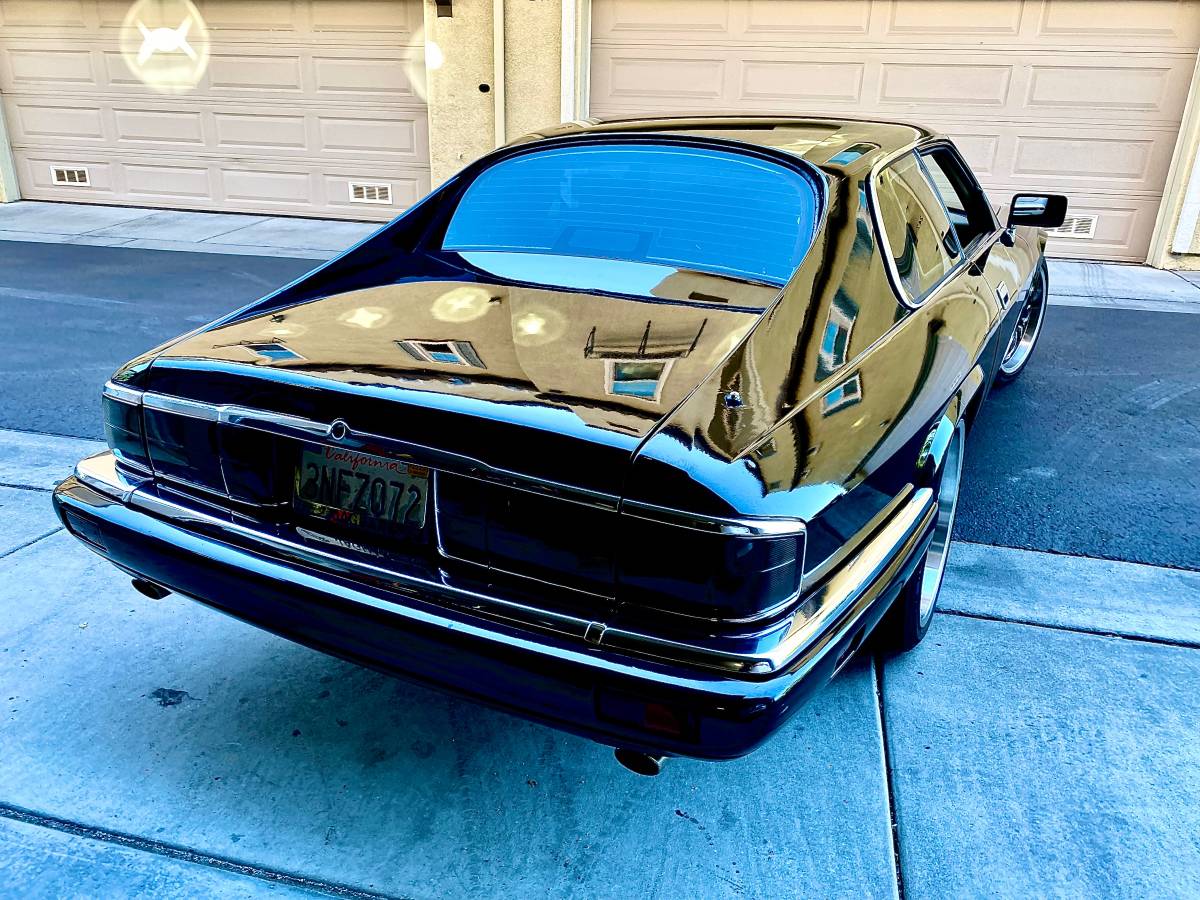 Jaguar-xjs-1995-black-1
