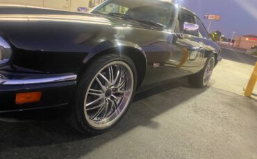 Jaguar-xjs-1995-black
