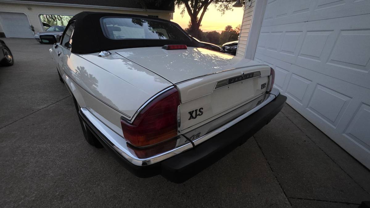 Jaguar-xjs-convertible-1989-white