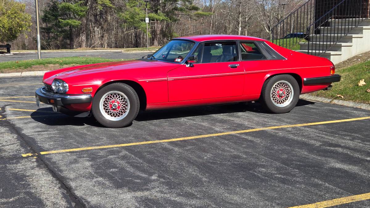 Jaguar-xjs-rouge-special-edition-1989-red