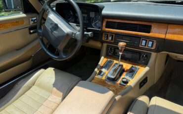 Jaguar-xjs-v-12-1991-red-13