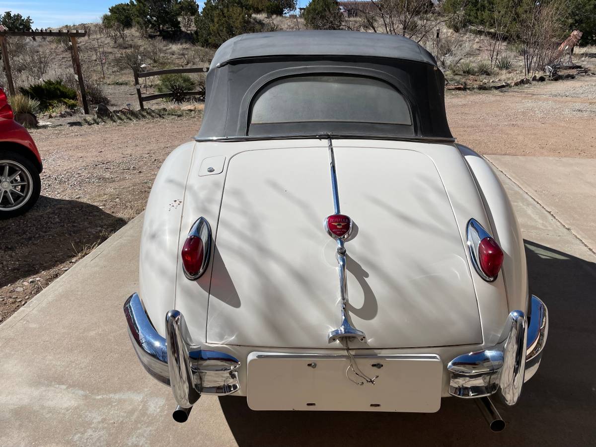 Jaguar-xk-1957-white-1