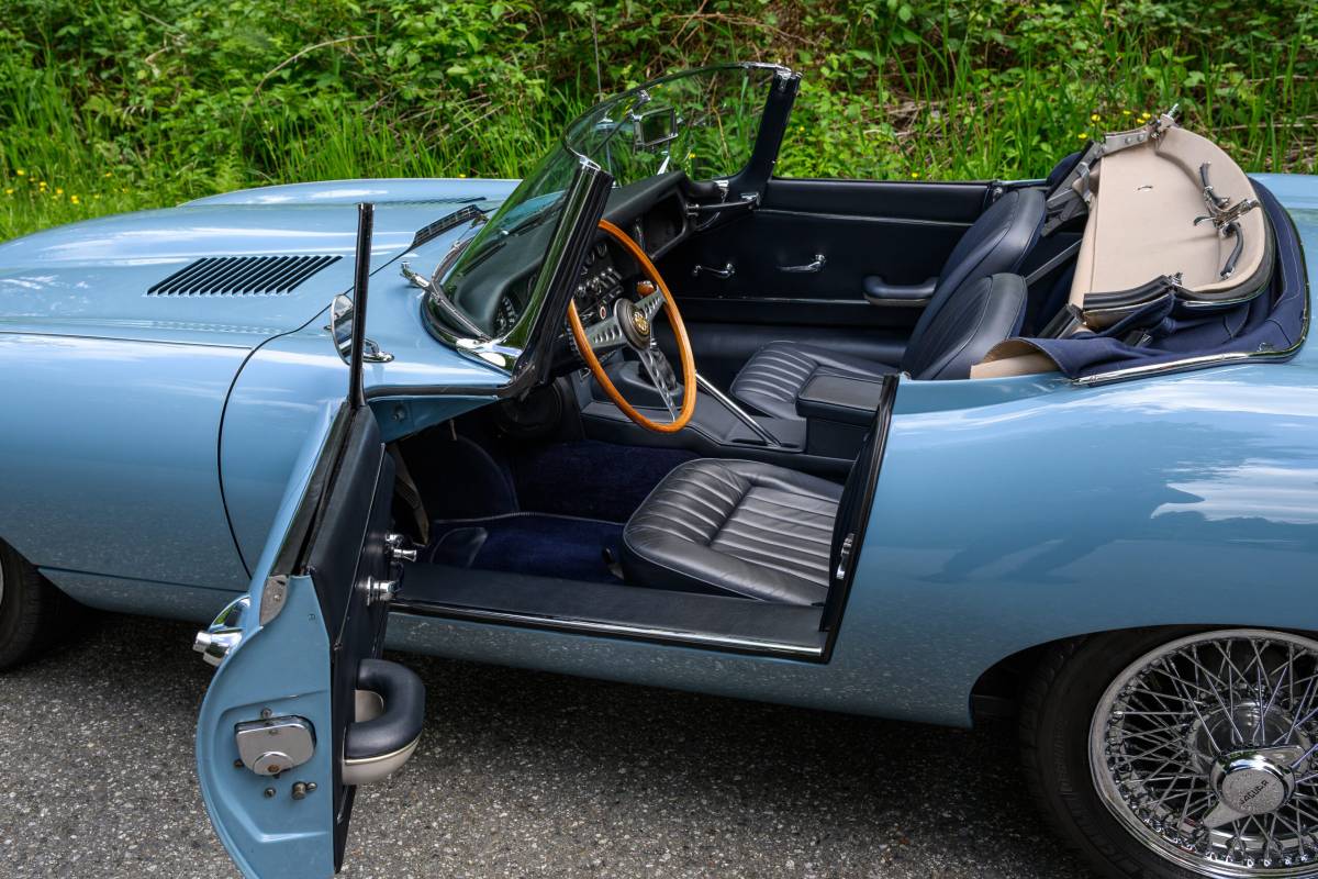 Jaguar-xke-1965-5