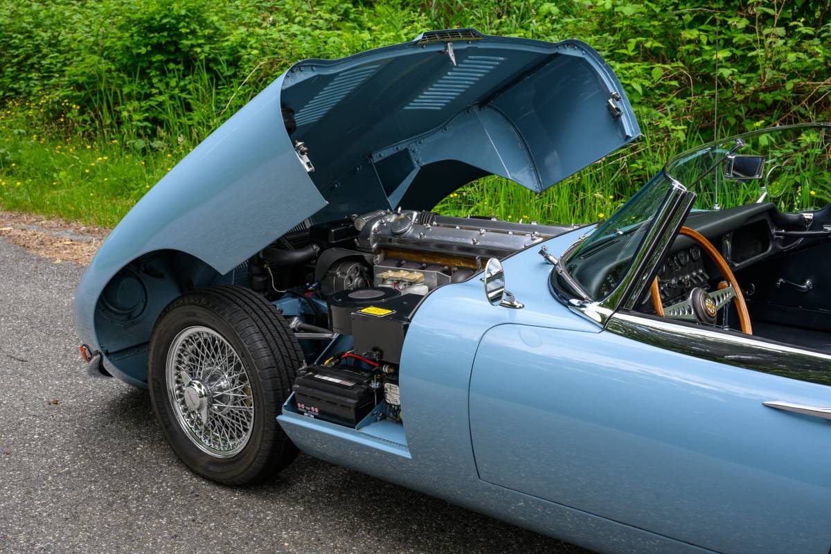 Jaguar-xke-1965-7