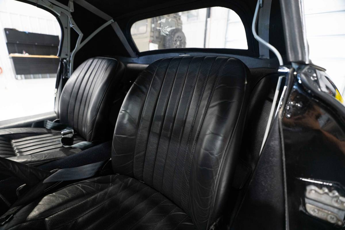 Jaguar-xke-1969-black-16