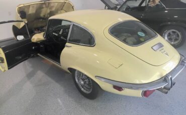 Jaguar-xke-1971-yellow-1