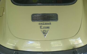 Jaguar-xke-1971-yellow-3