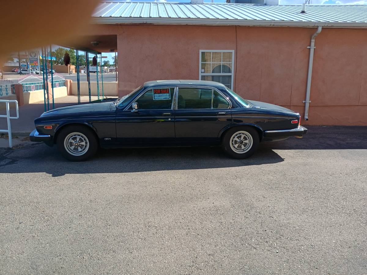 Jaguar-xl6-1987-blue