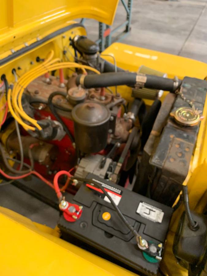 Jeep-1946-yellow-4
