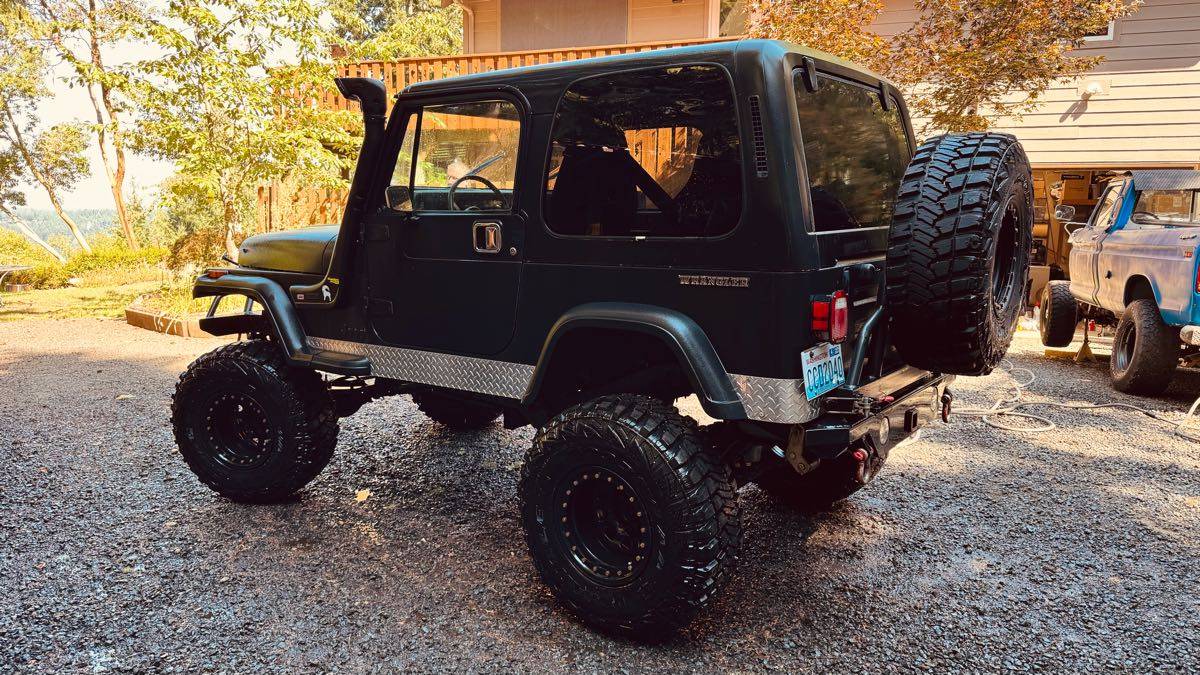 Jeep-1991-black-1