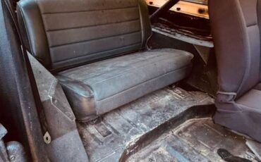 Jeep-1991-black-8