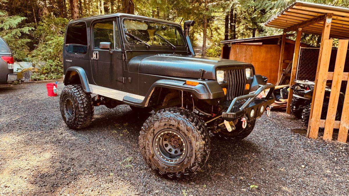 Jeep-1991-black