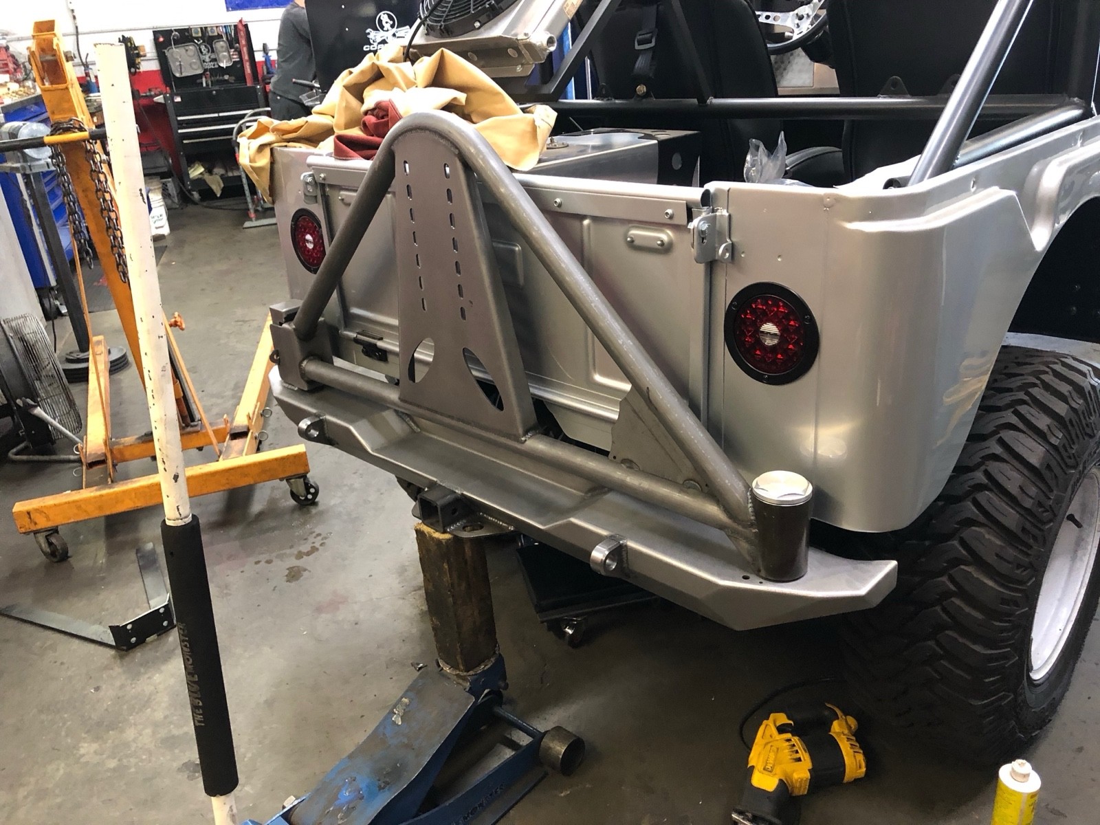 Jeep-CJ-1969-17