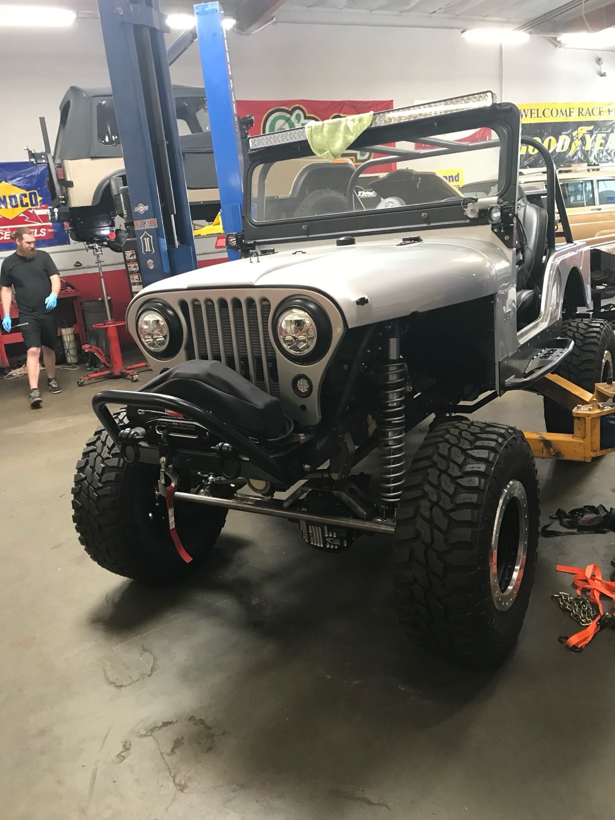 Jeep-CJ-1969-18