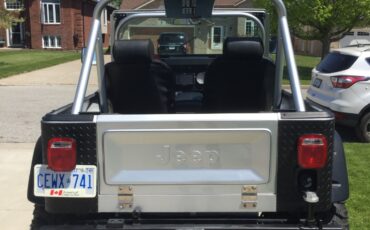 Jeep-CJ-1976-SUV-4