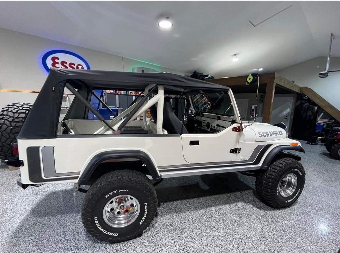 Jeep-CJ-1982-1