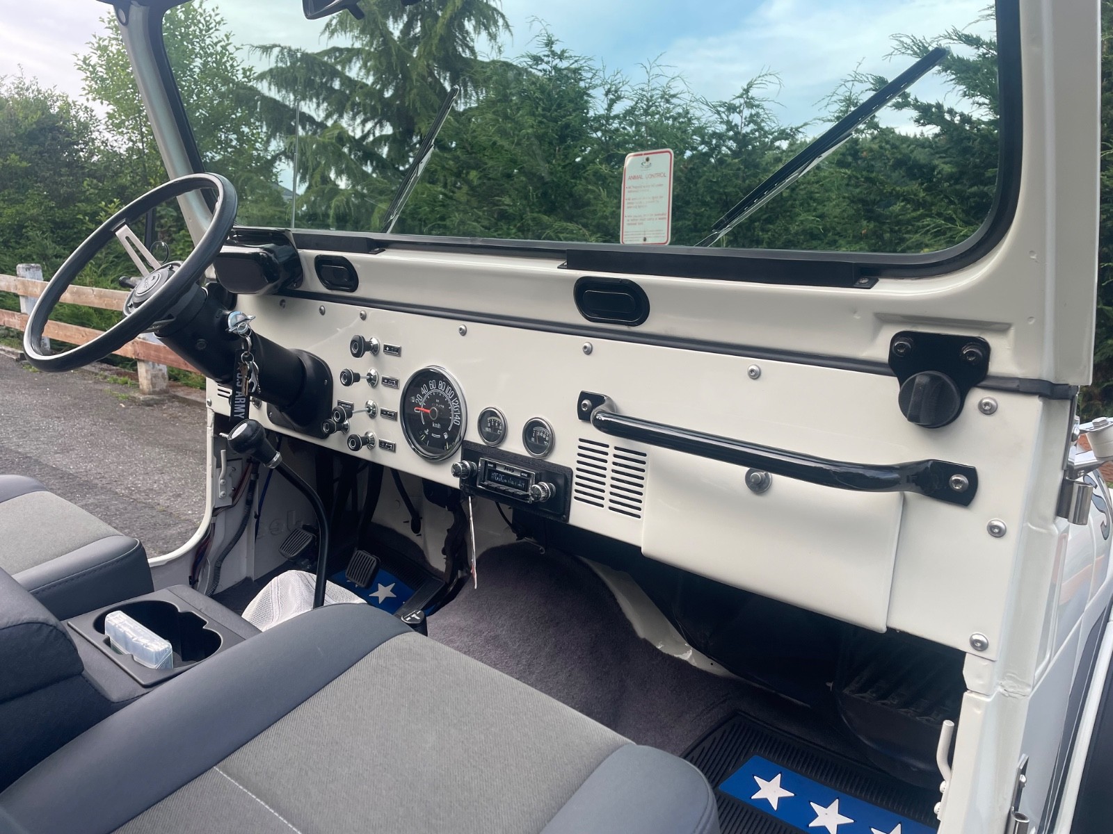 Jeep-CJ-1982-14