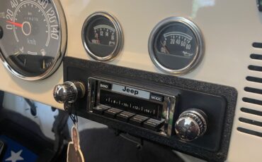 Jeep-CJ-1982-17