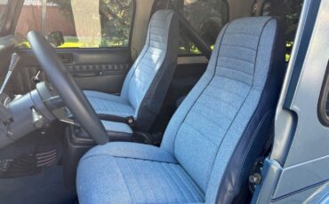 Jeep-CJ-1982-SUV-11