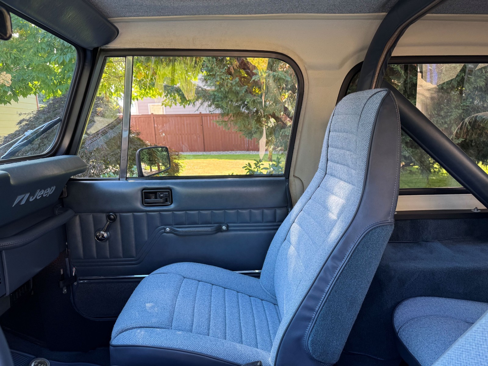 Jeep-CJ-1982-SUV-14