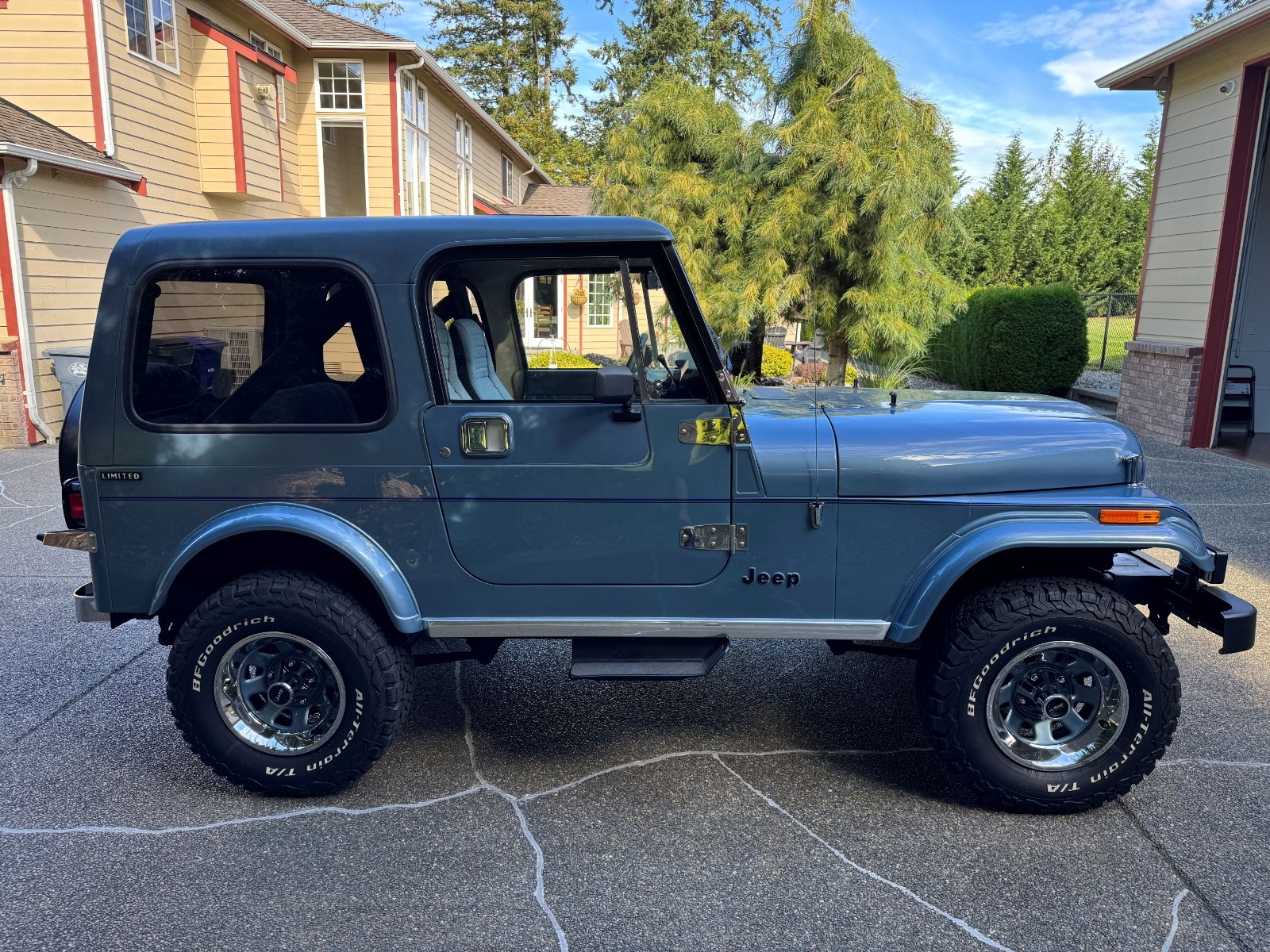 Jeep-CJ-1982-SUV-3