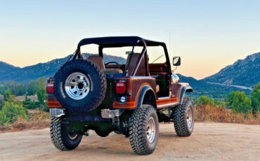 Jeep-CJ-1982-SUV